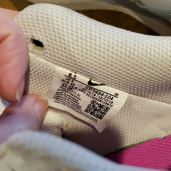 Nike Court Low White and Gray Sneakers with Pink Accents - Picture 5 of 7